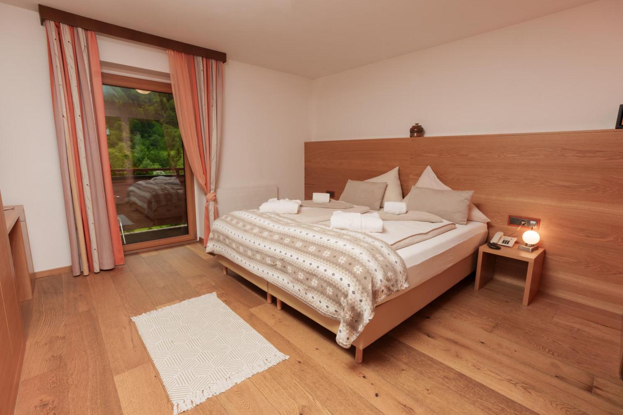 Hotel Kuenstleralm Kaprun Extérieur photo