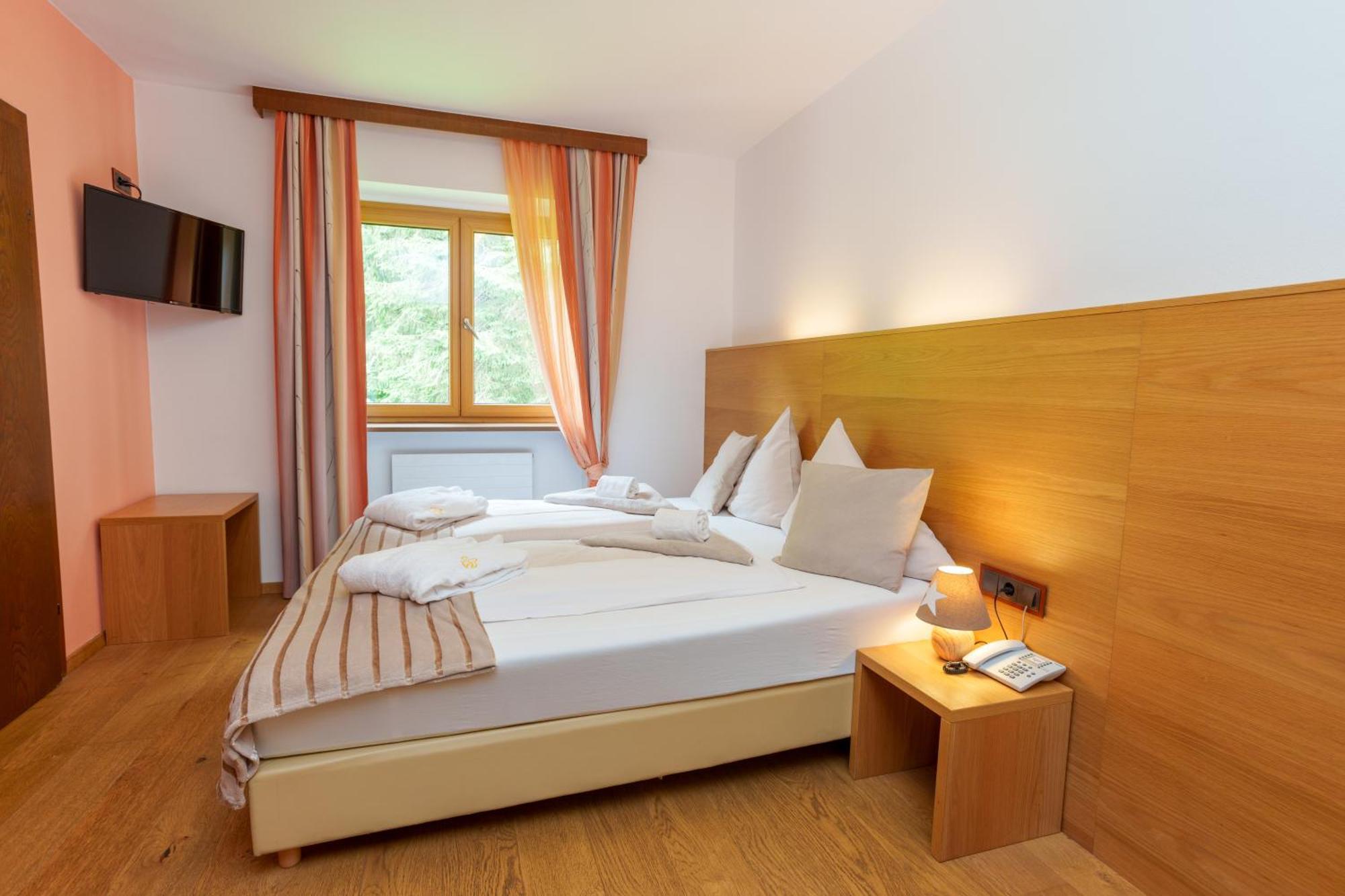 Hotel Kuenstleralm Kaprun Extérieur photo