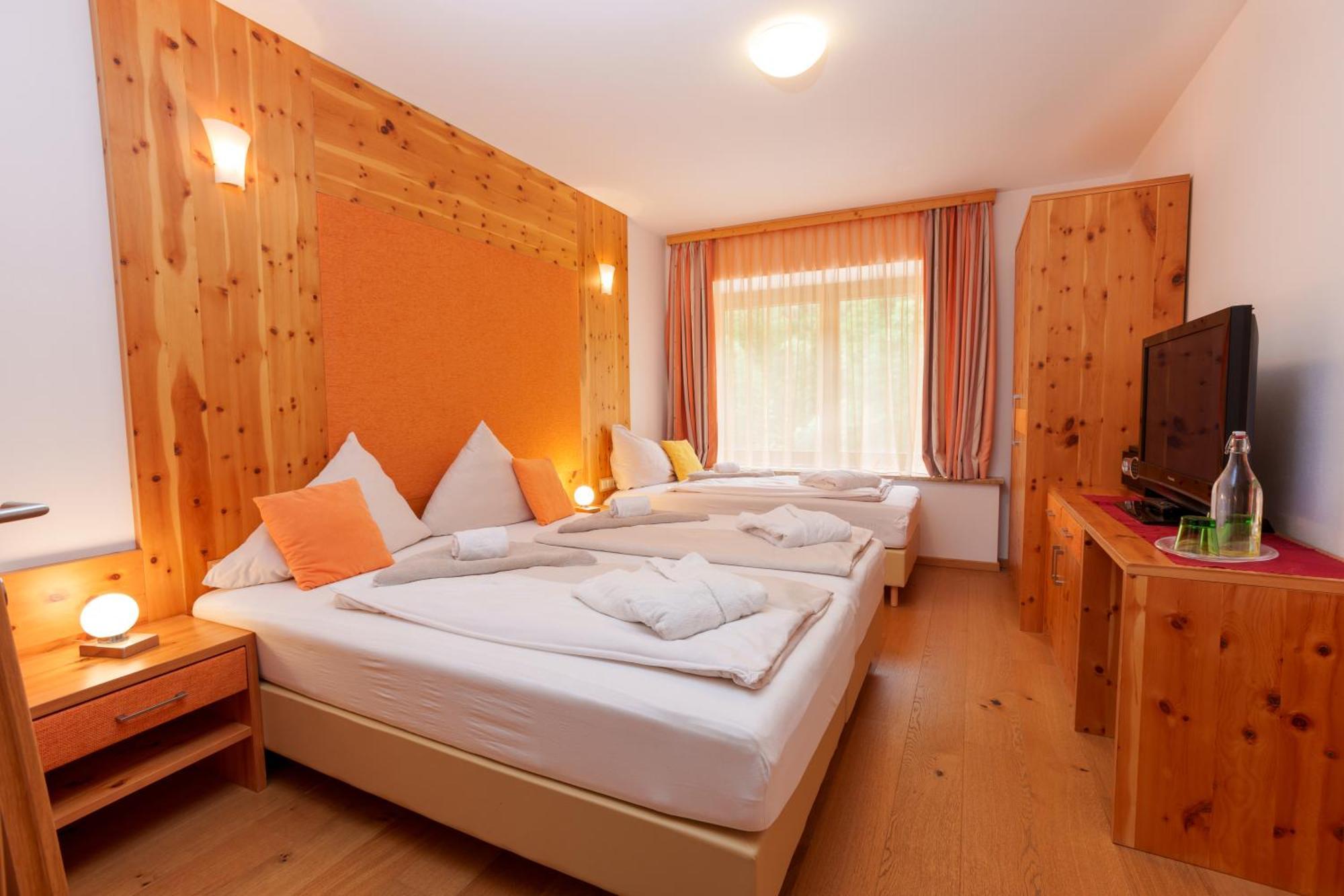 Hotel Kuenstleralm Kaprun Extérieur photo