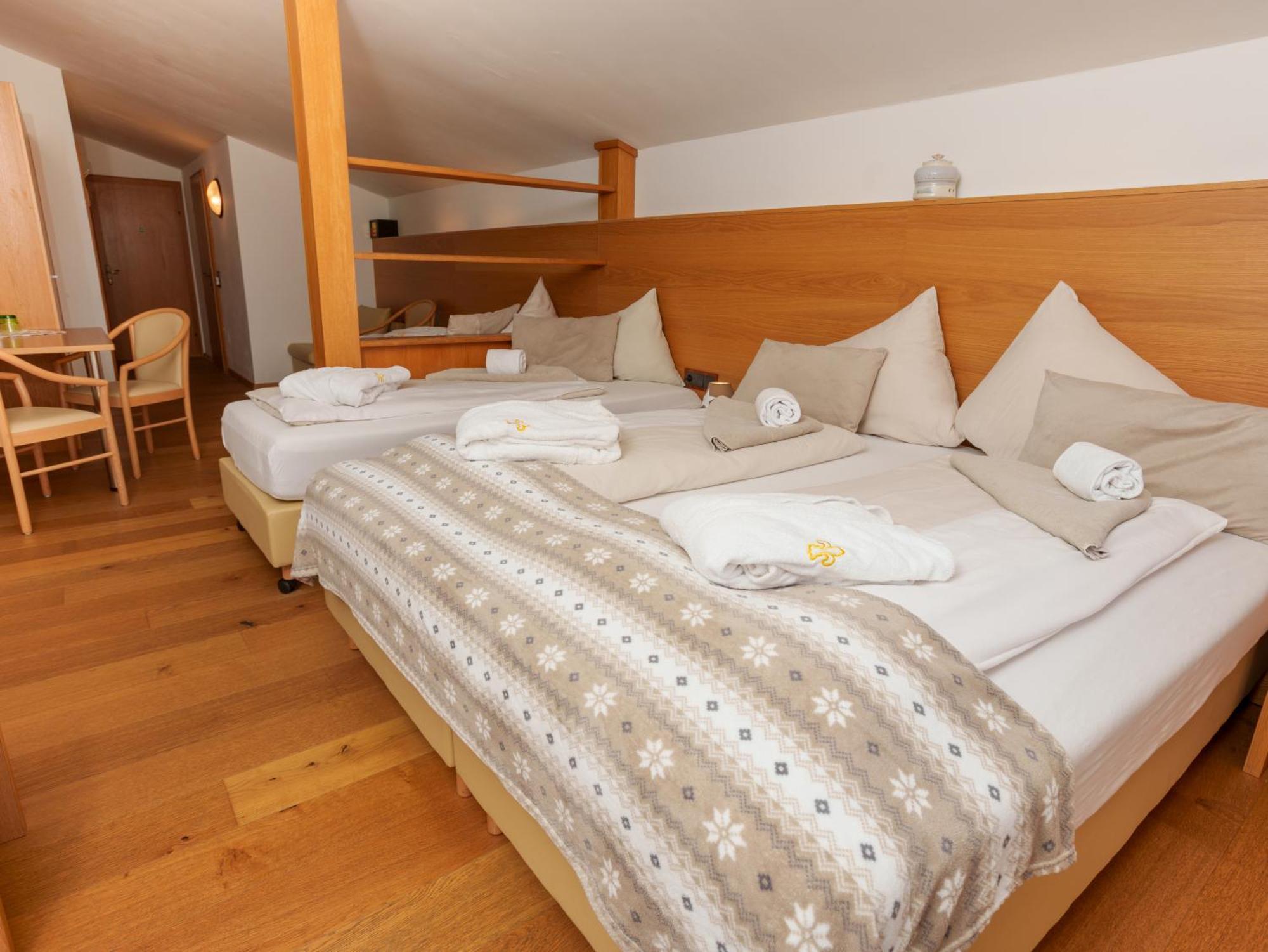 Hotel Kuenstleralm Kaprun Extérieur photo