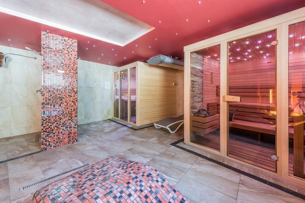 Hotel Kuenstleralm Kaprun Extérieur photo