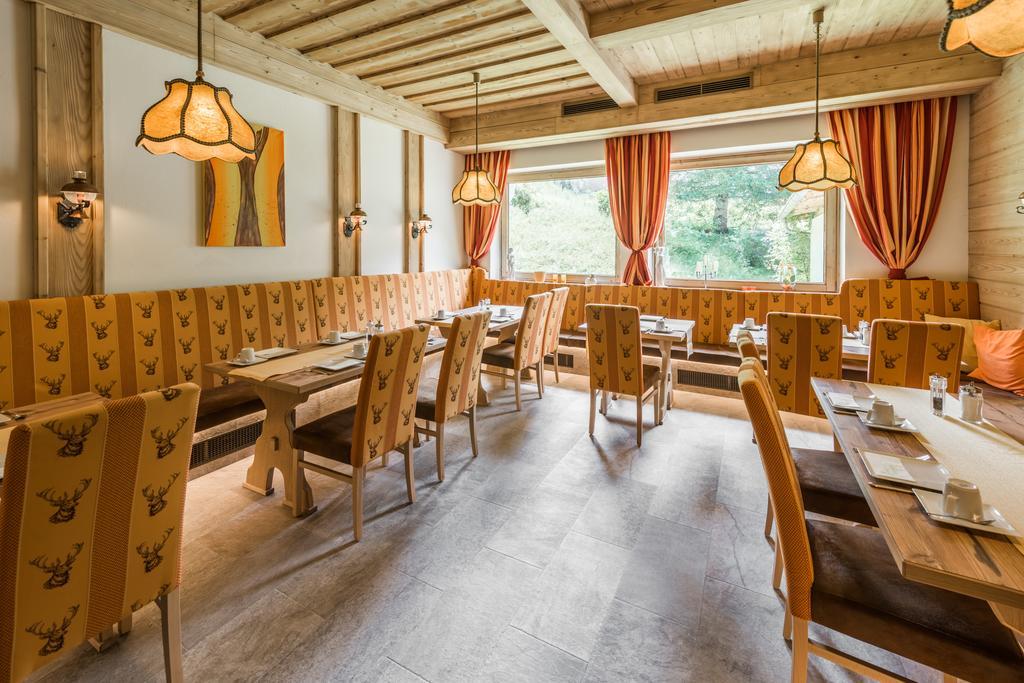 Hotel Kuenstleralm Kaprun Extérieur photo