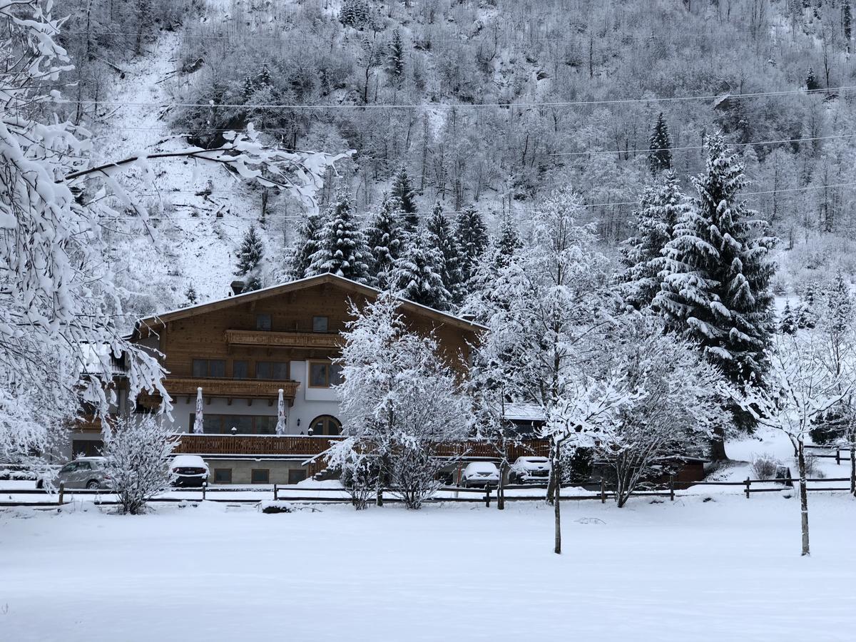 Hotel Kuenstleralm Kaprun Extérieur photo